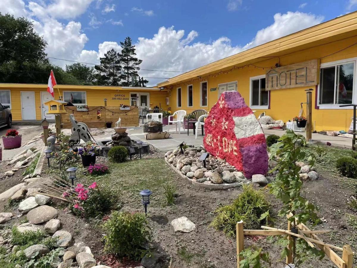 Dundurn Motel Exterior photo